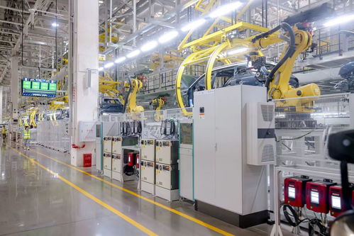 问界M9加速跑，赛力斯超级工厂铸就卓越，汽车零配件零售助力无忧驾驶